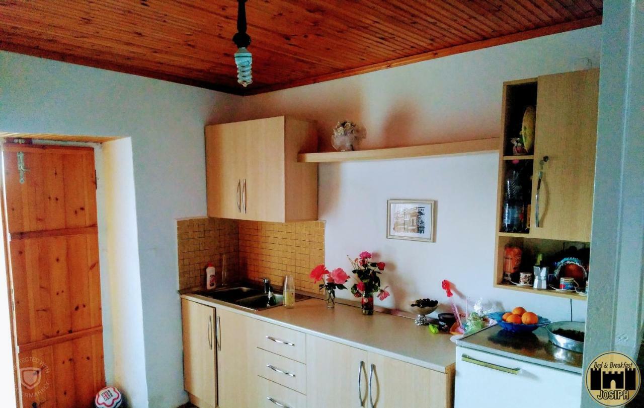 Bed & Breakfast Josiph Berat Exterior foto